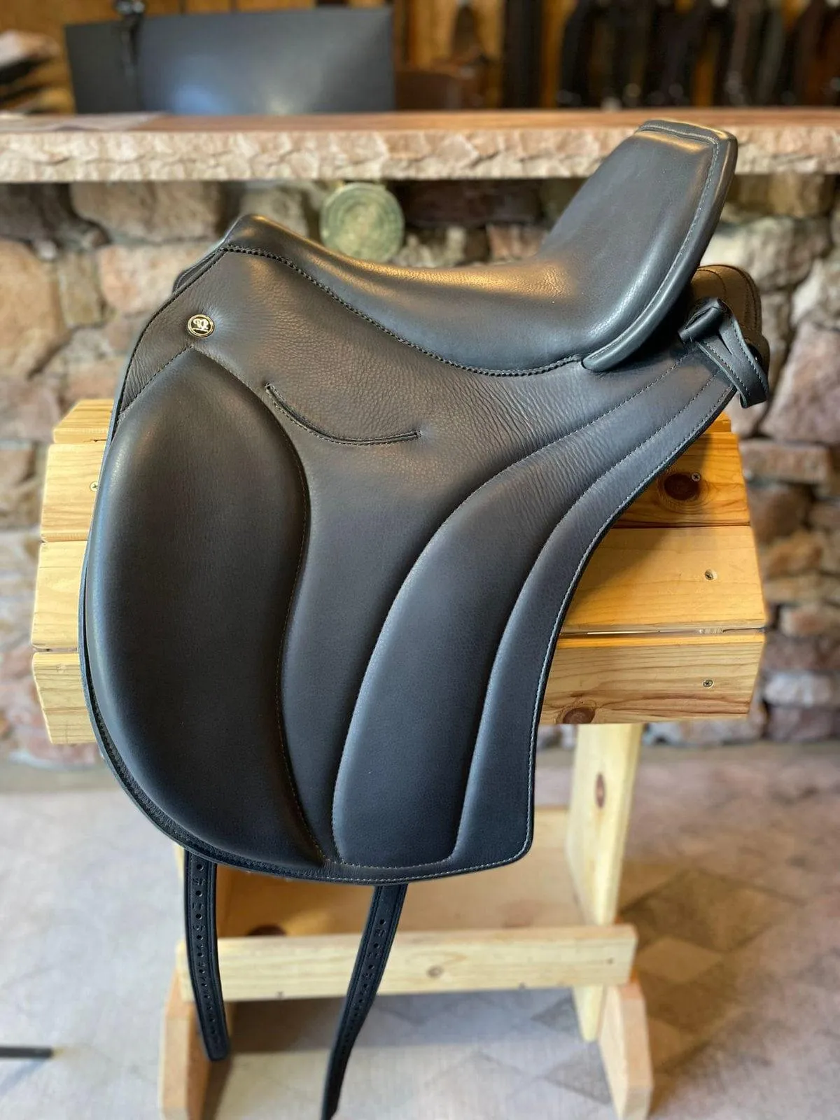 DP Saddlery Majestro 6012