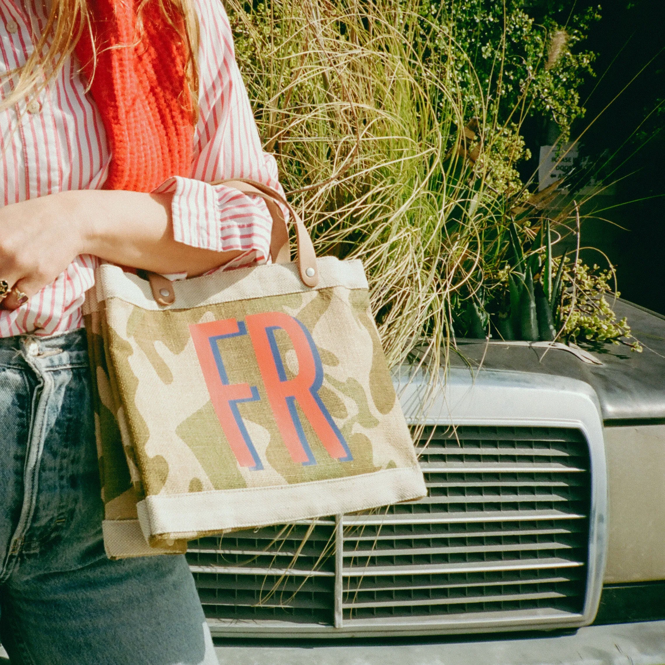 Petite Market Bag in Safari with Large Monogram