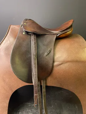 Stubben Dressage Saddle 17 ID:1957M